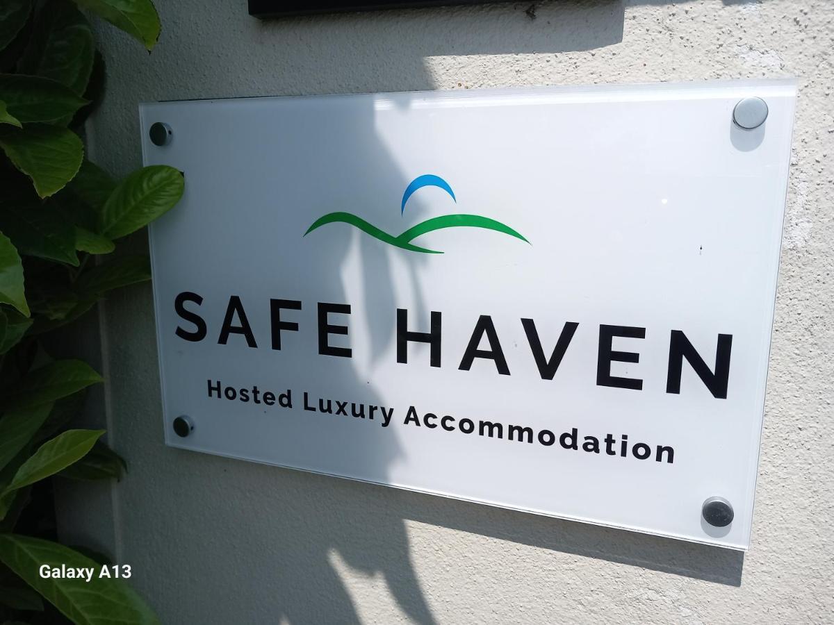 Safe Haven - Luxury Family Couette-café