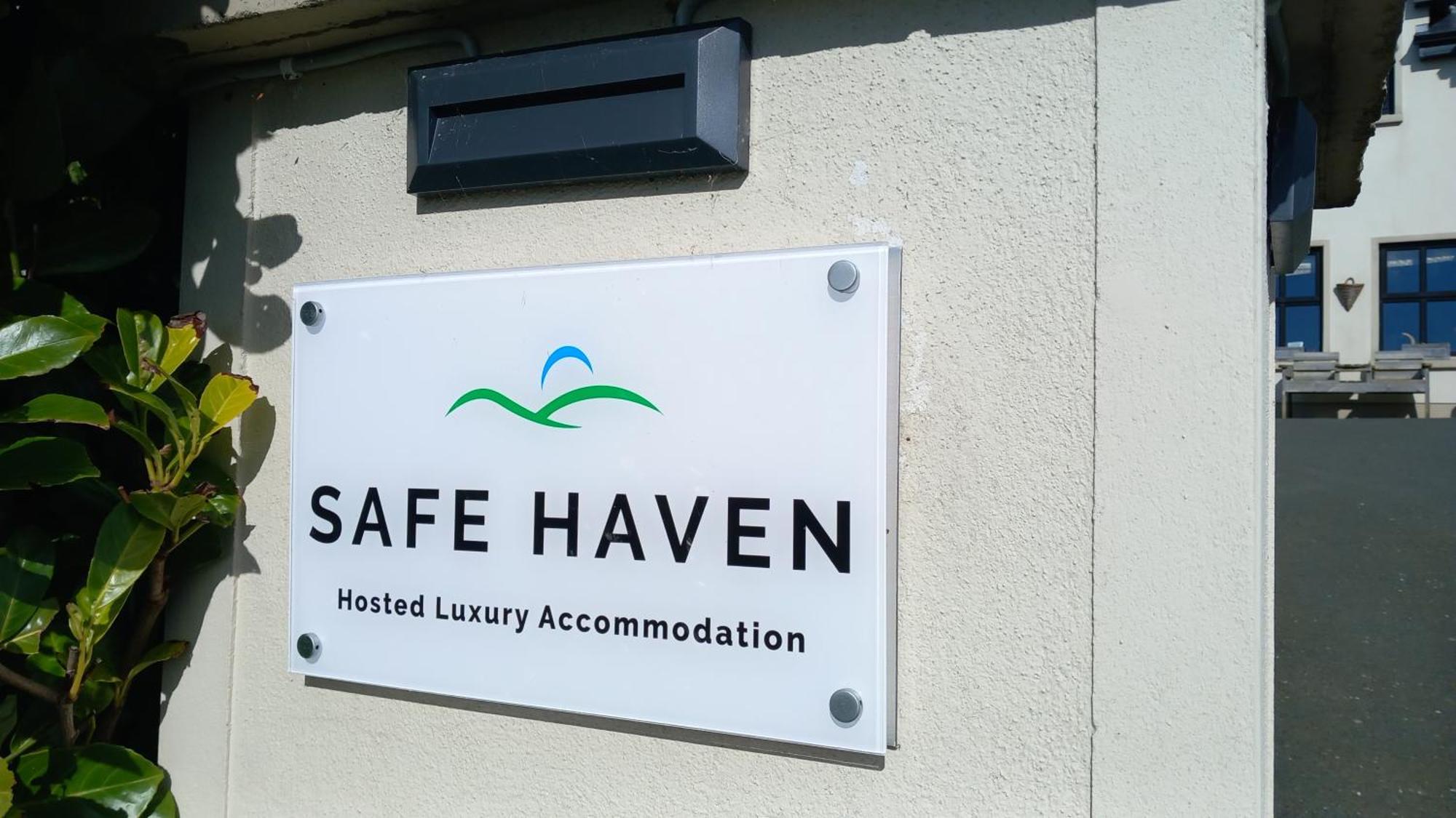 Safe Haven - Luxury Family Couette-café 4*